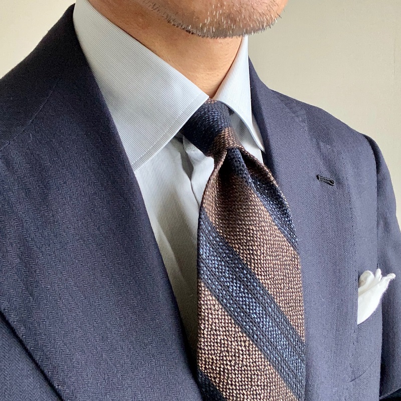 美しいダブルディンプルのつくり方：How to Tie a Tie Fourinhand Knot with beautiful